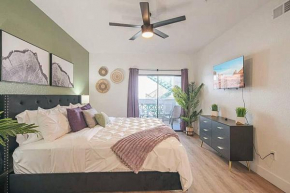Bird's EyeView-Top Floor-QueenBd N390